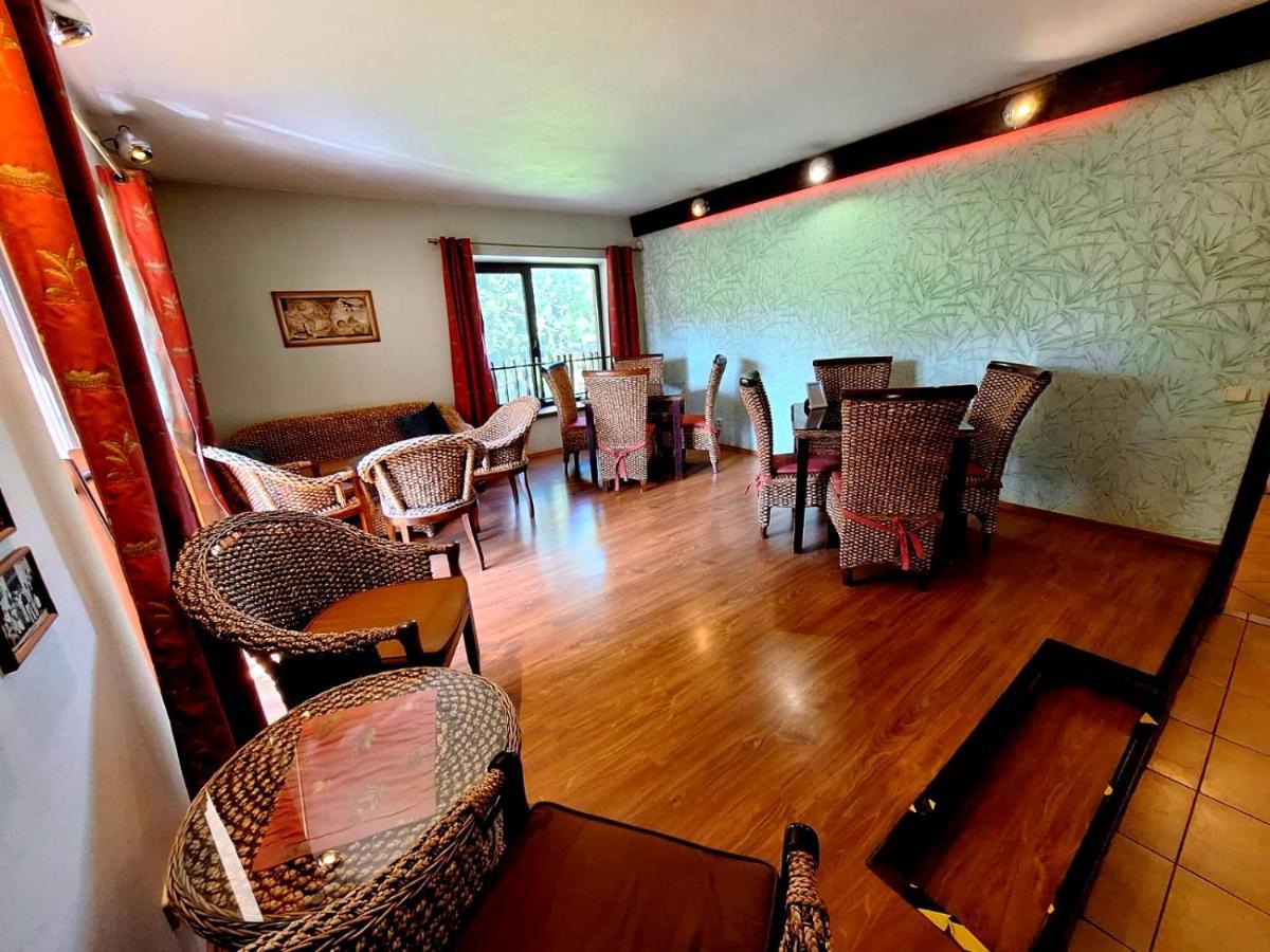 Vila Fenix B&B ルジョムベロク エクステリア 写真