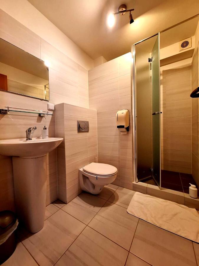 Vila Fenix B&B ルジョムベロク エクステリア 写真