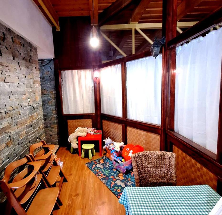 Vila Fenix B&B ルジョムベロク エクステリア 写真
