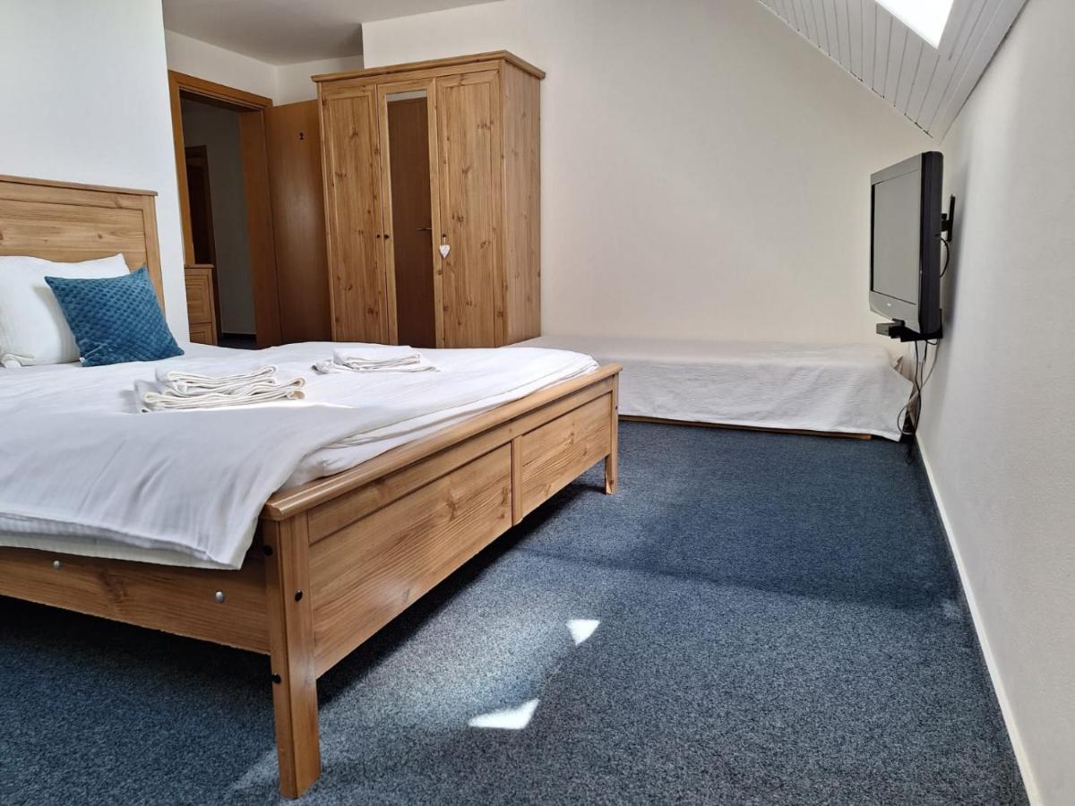 Vila Fenix B&B ルジョムベロク エクステリア 写真