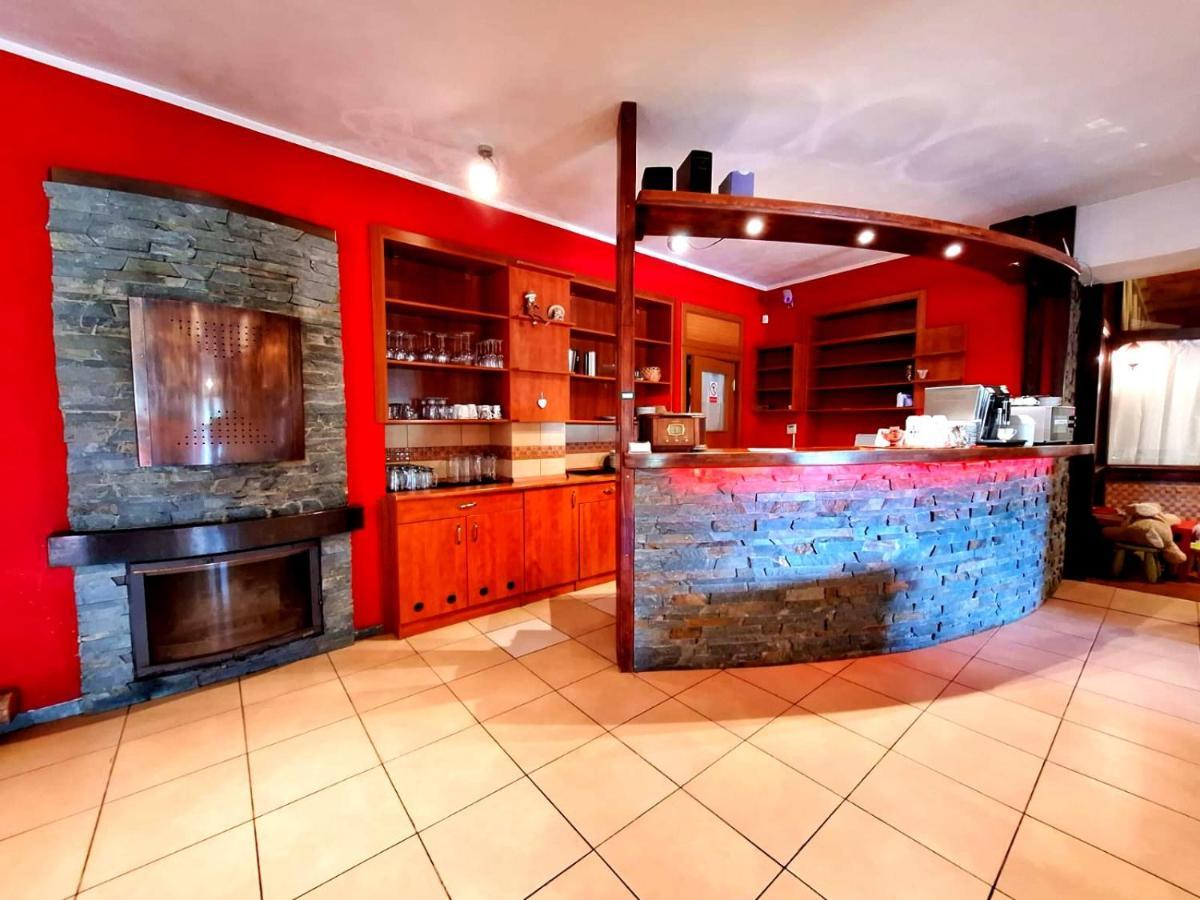 Vila Fenix B&B ルジョムベロク エクステリア 写真